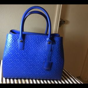 Final sale on HB satchel